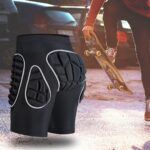 Snowboarding protective shorts
