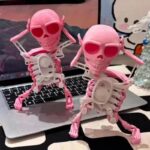 Dancing and Swinging 3D Skull Toy